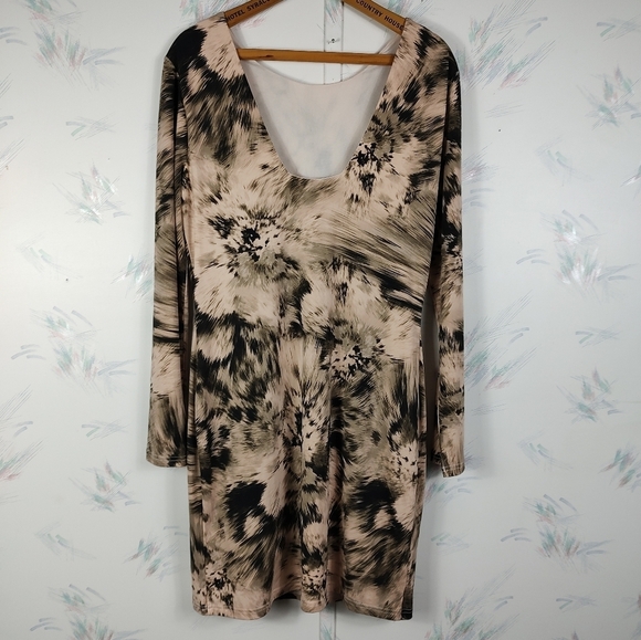 Jennifer Lopez Cream Black Printed Dress - Picture 4 of 9